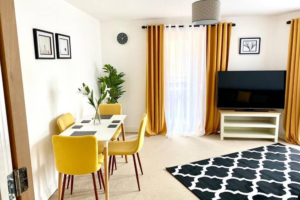 Smartrips Apartments - Lakeside/Thurrock West Thurrock Exteriör bild